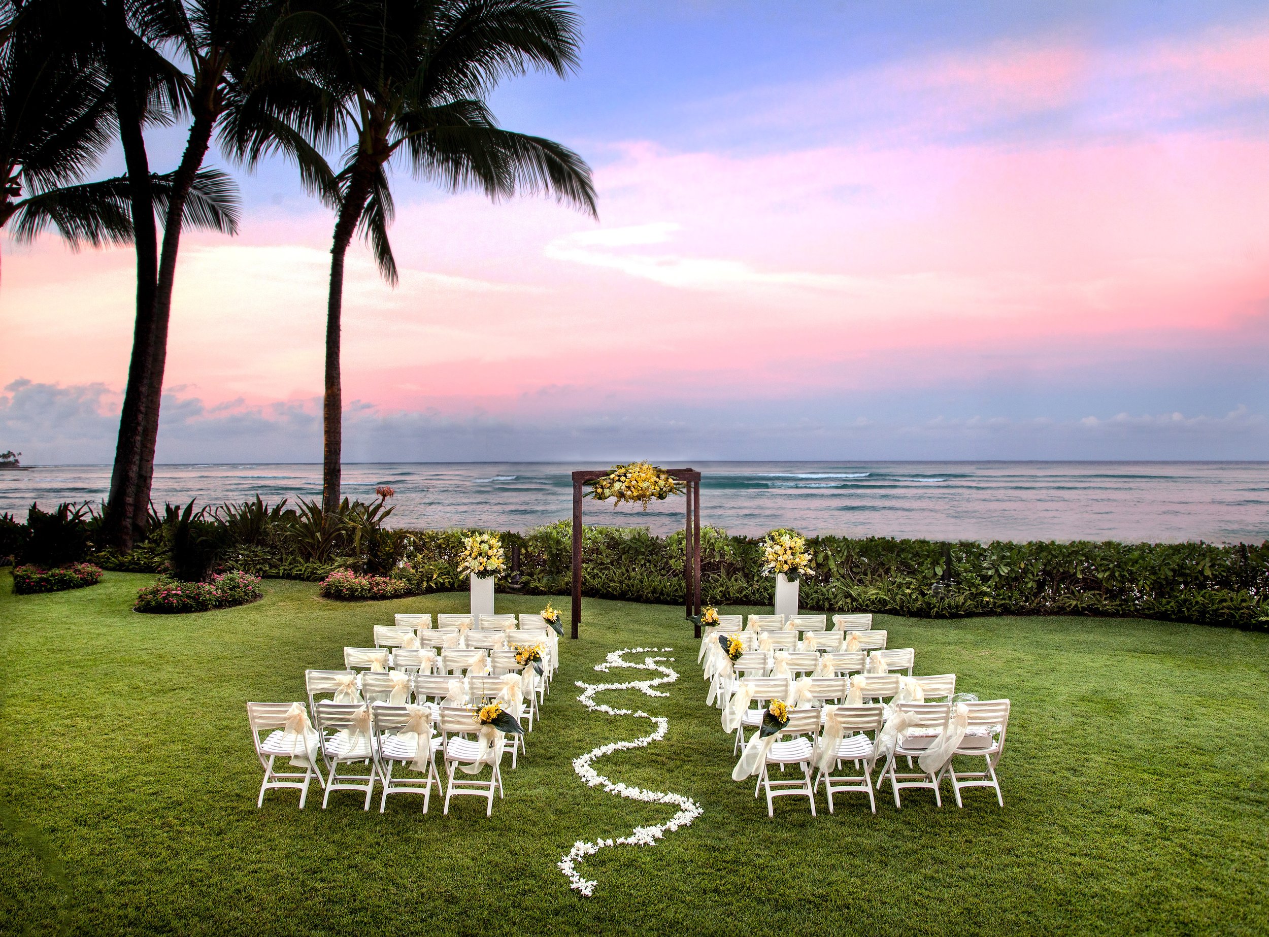 Oahu-Destination-Wedding-Moana-Surfrider-2.jpg
