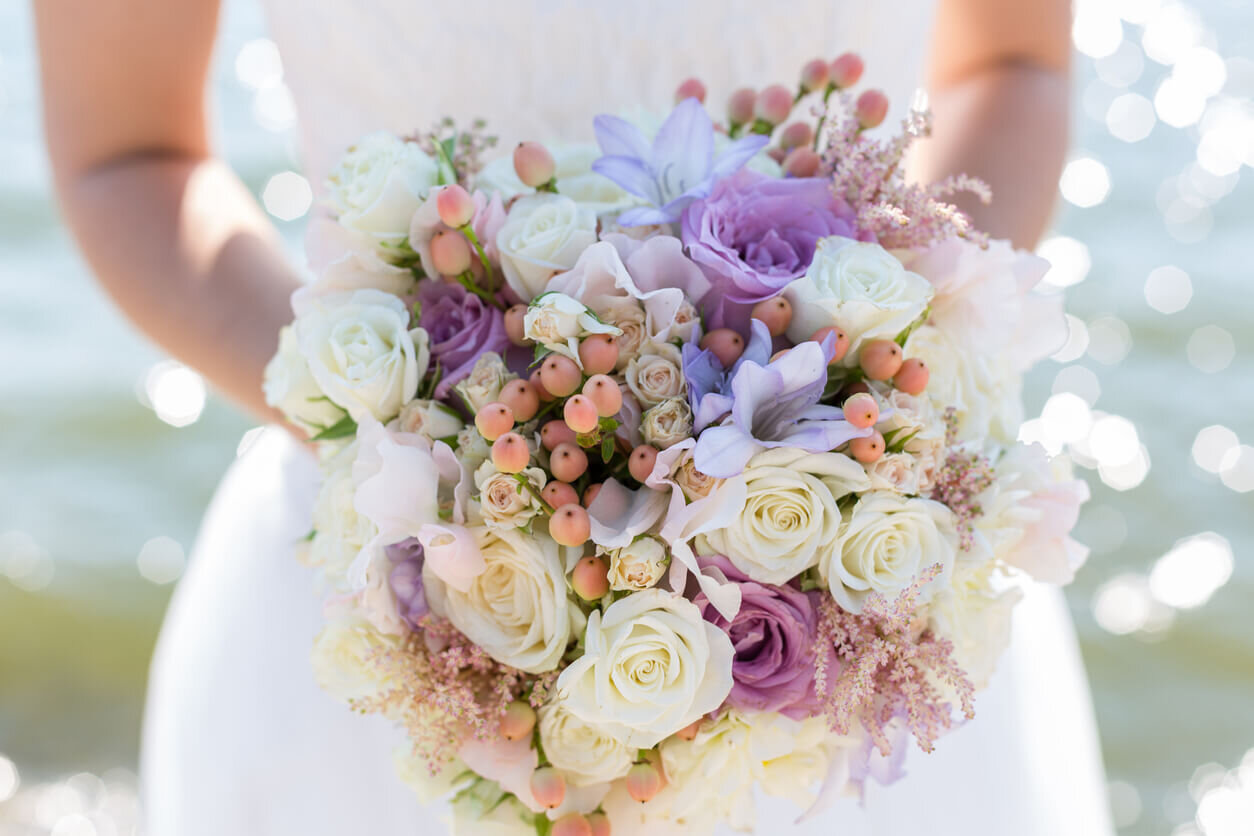 How to Save Money on Wedding Flowers | Wedding Spot Blog