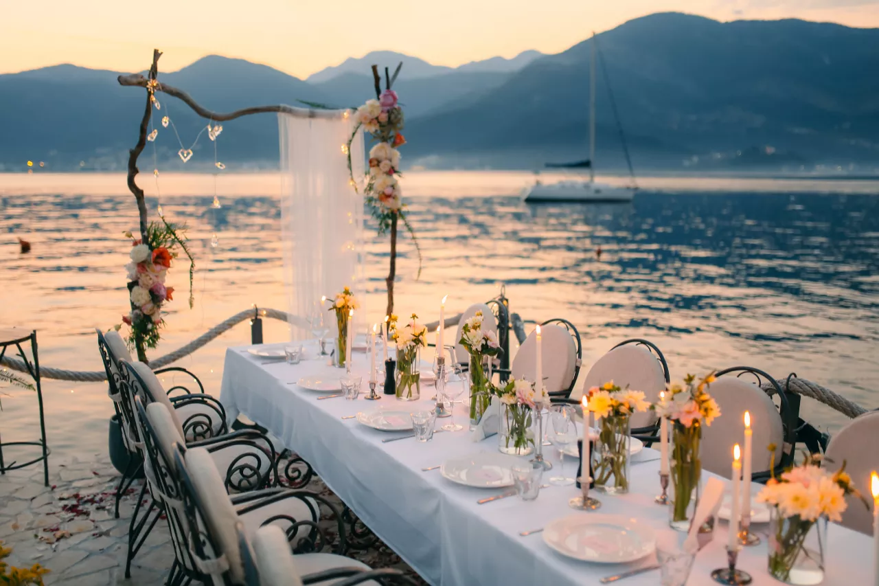wedding reception dinner venue on water